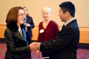luis-meets-governor-kate-brown-at-pwa-expo-breakfast-2016